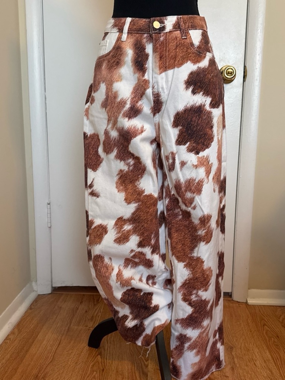 CIDER Cow Print Wide Leg Jeans – Size M
